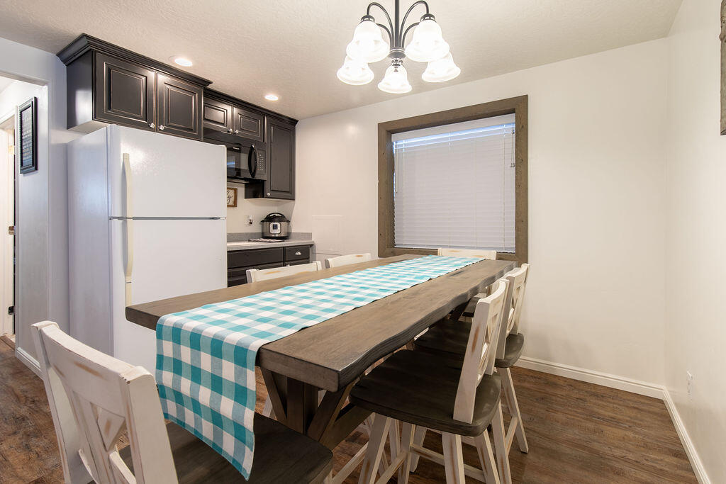 1653 E Millstone CIR