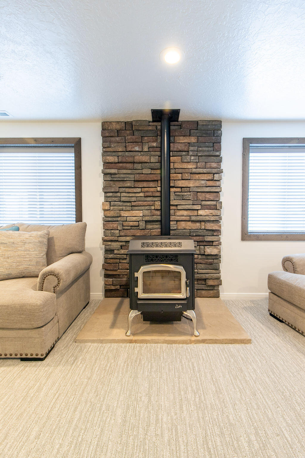 1653 E Millstone CIR