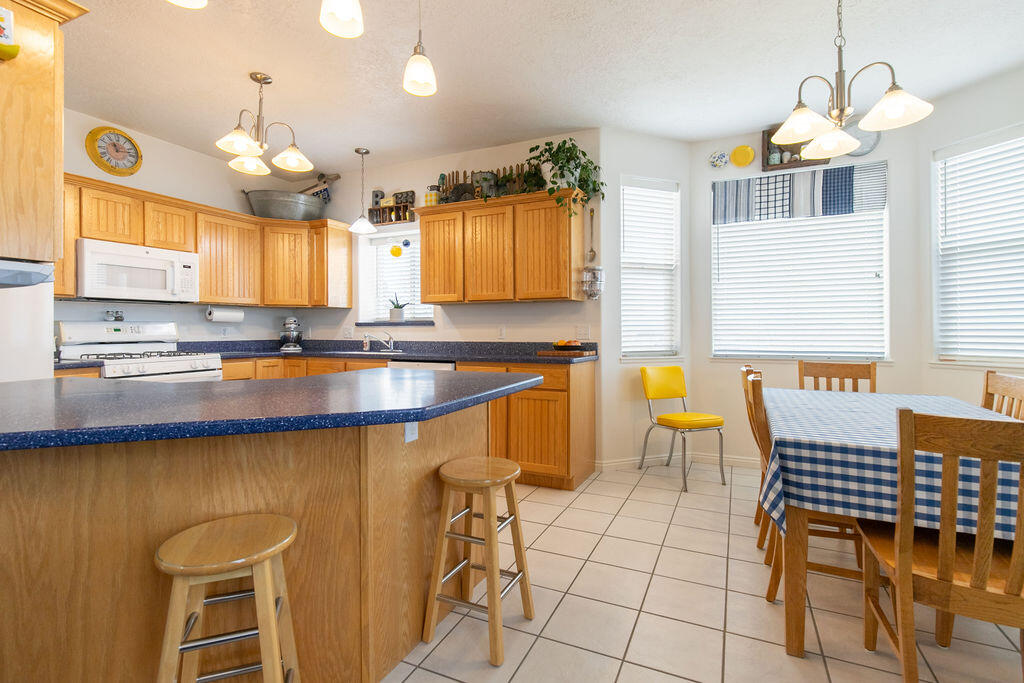 1653 E Millstone CIR