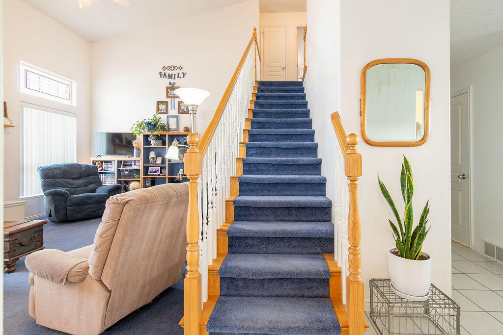 1653 E Millstone CIR