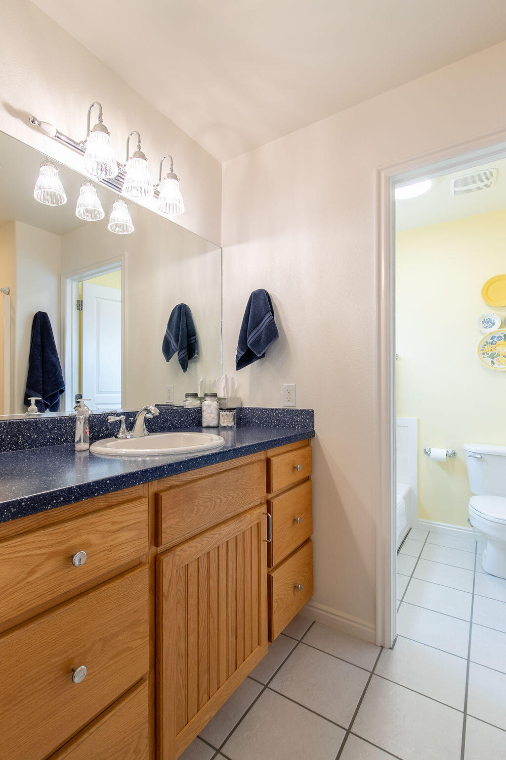 1653 E Millstone CIR