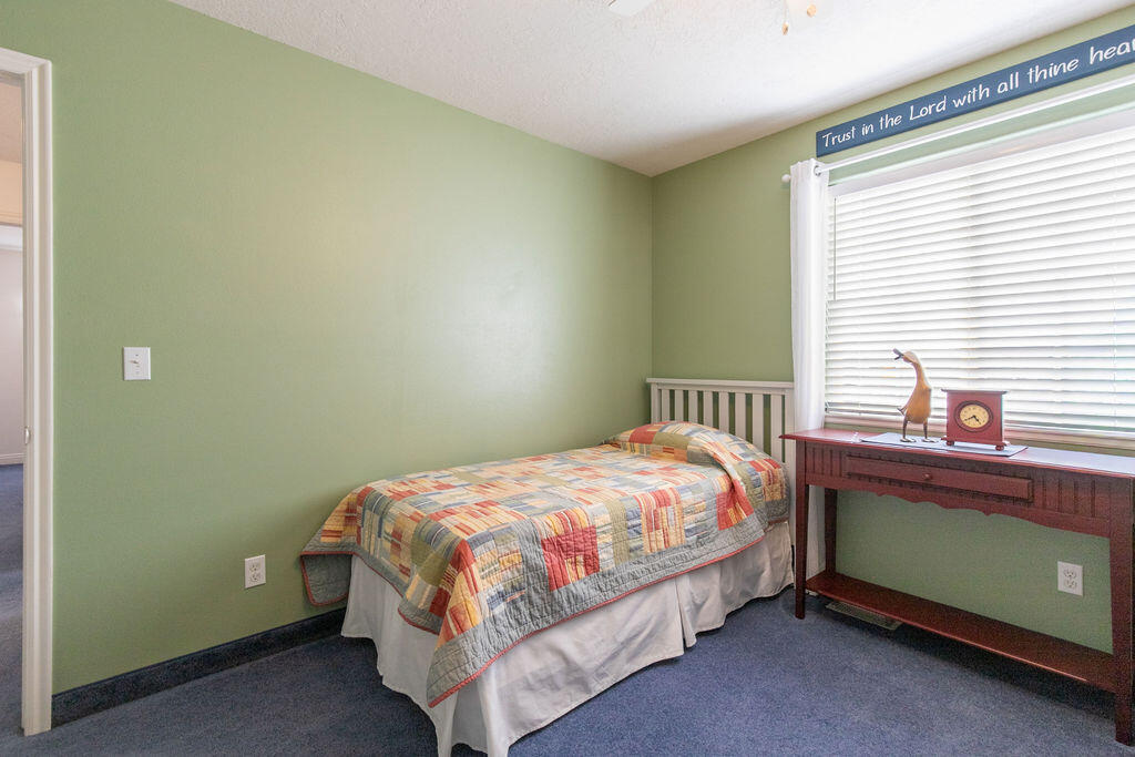 1653 E Millstone CIR