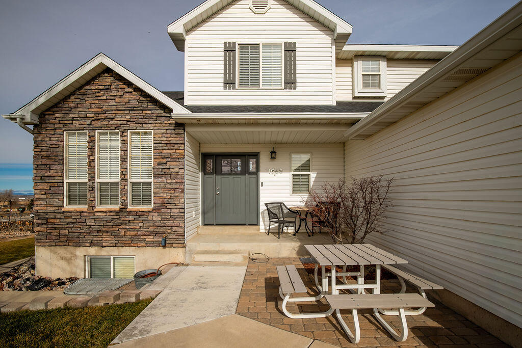 1653 E Millstone CIR