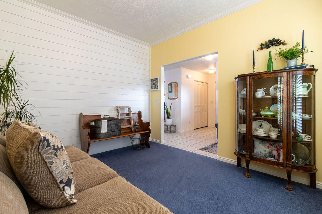 1653 E Millstone CIR