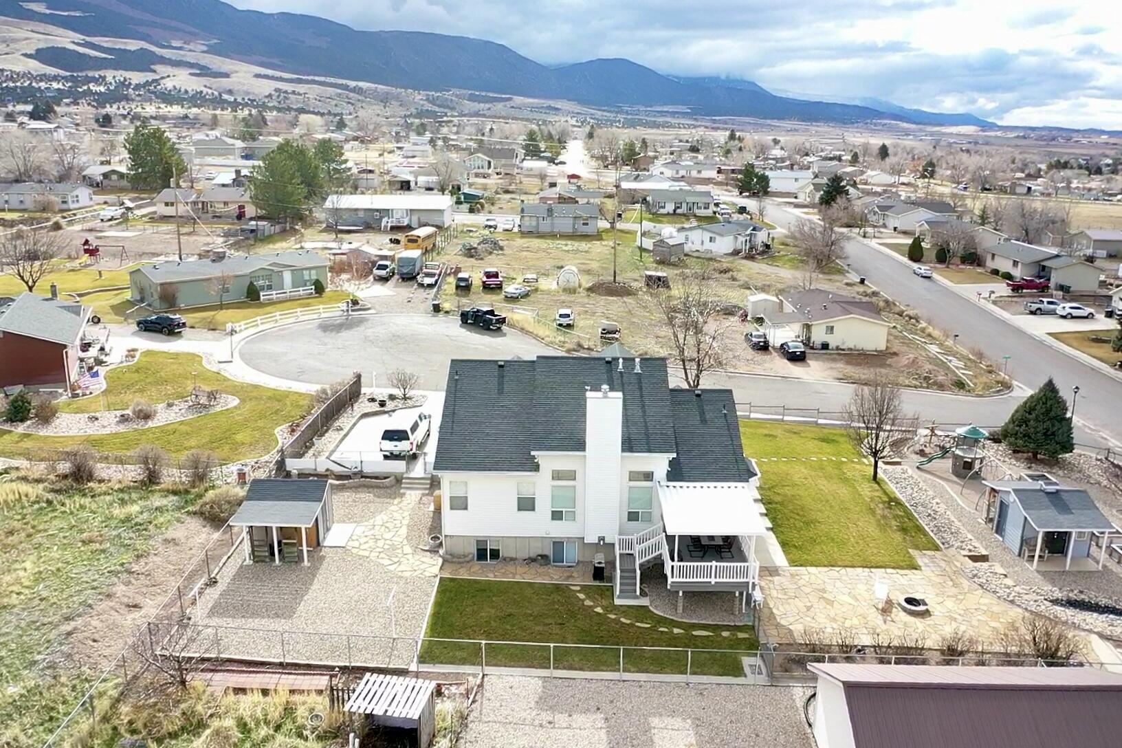 1653 E Millstone CIR