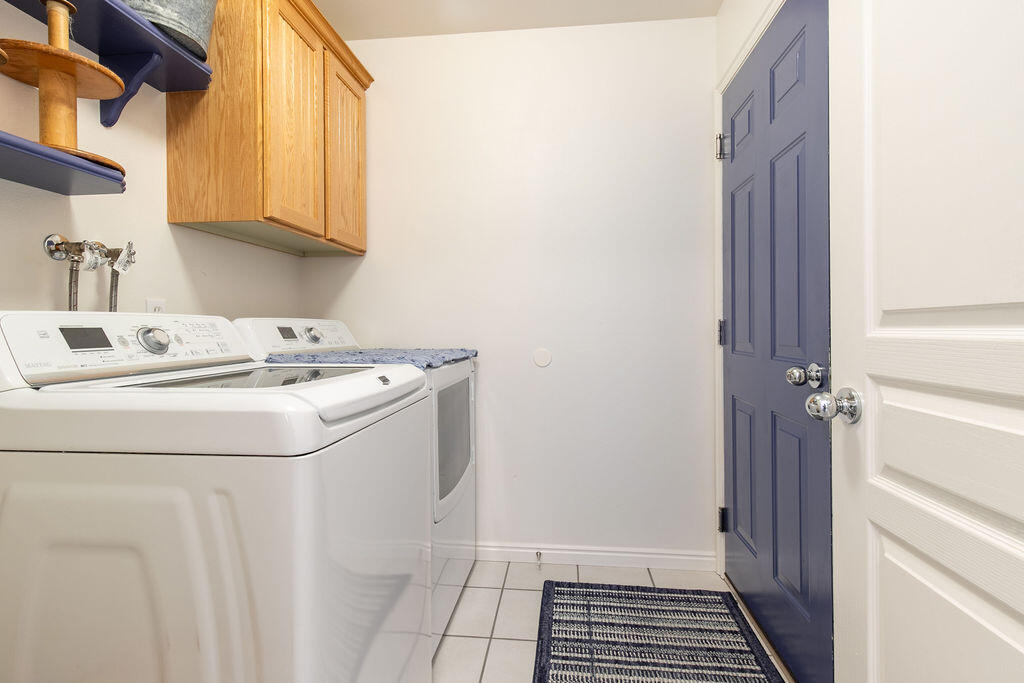 1653 E Millstone CIR