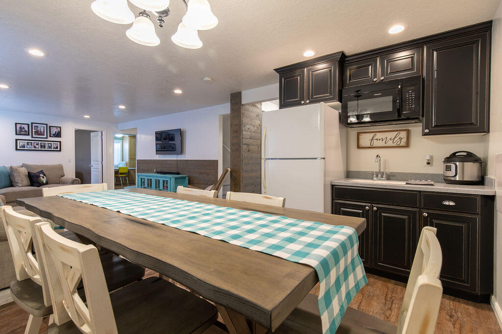 1653 E Millstone CIR