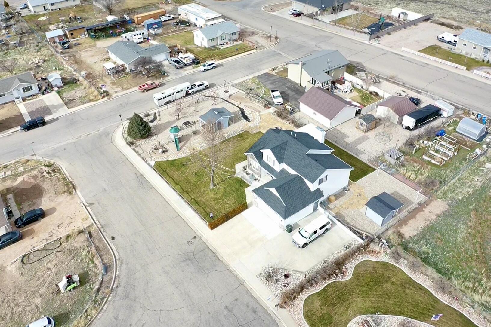 1653 E Millstone CIR