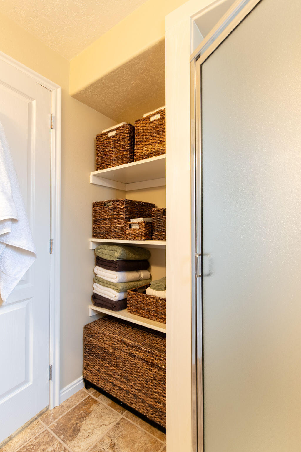 1653 E Millstone CIR