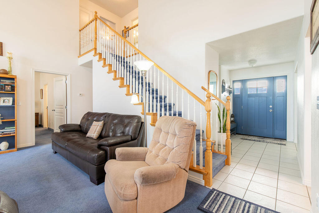 1653 E Millstone CIR