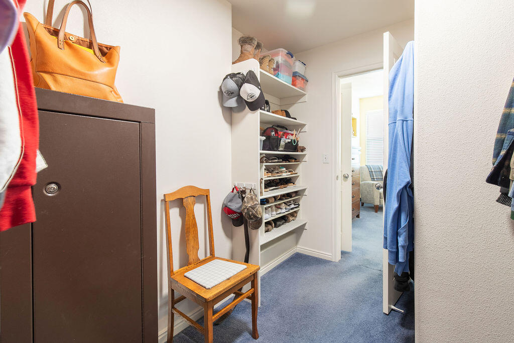 1653 E Millstone CIR