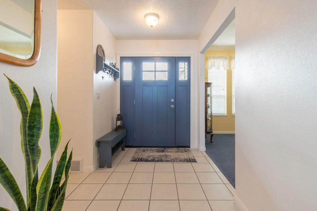 1653 E Millstone CIR