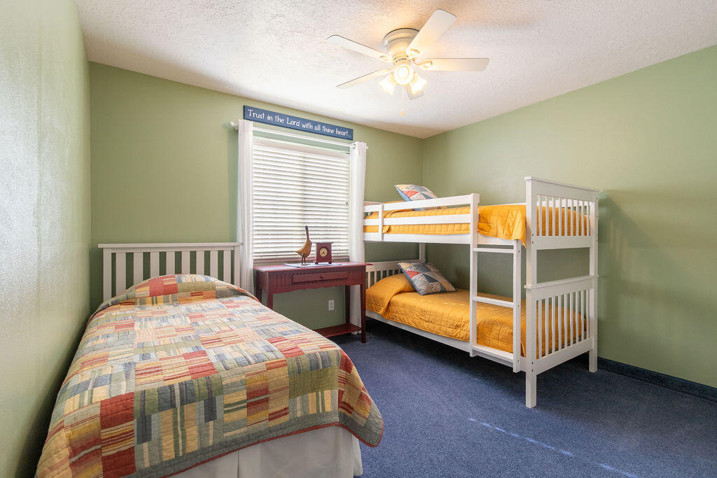 1653 E Millstone CIR