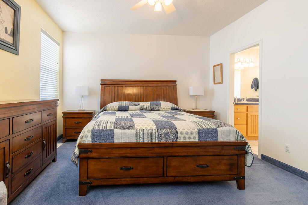 1653 E Millstone CIR