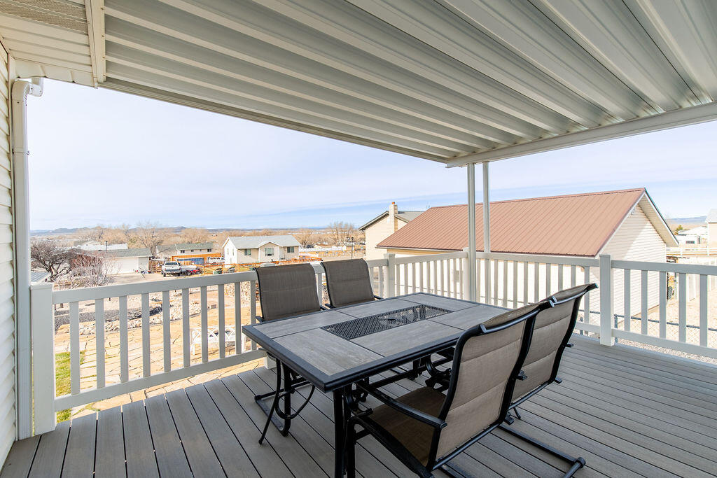 1653 E Millstone CIR