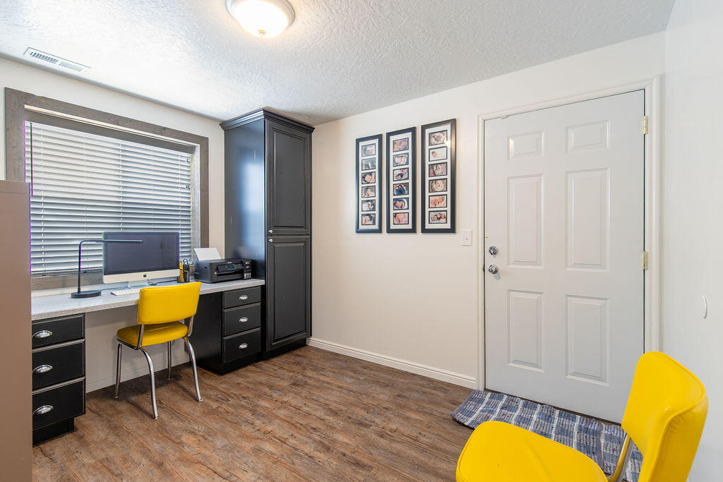 1653 E Millstone CIR