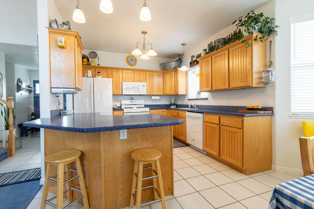 1653 E Millstone CIR