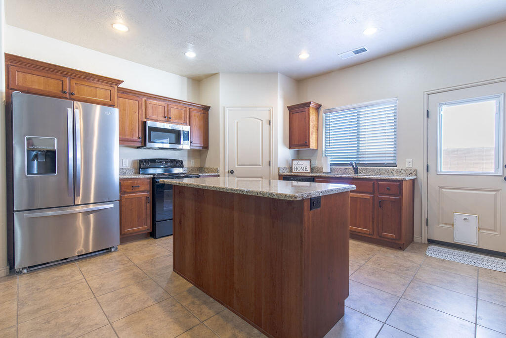 1177 N Northfield, #83