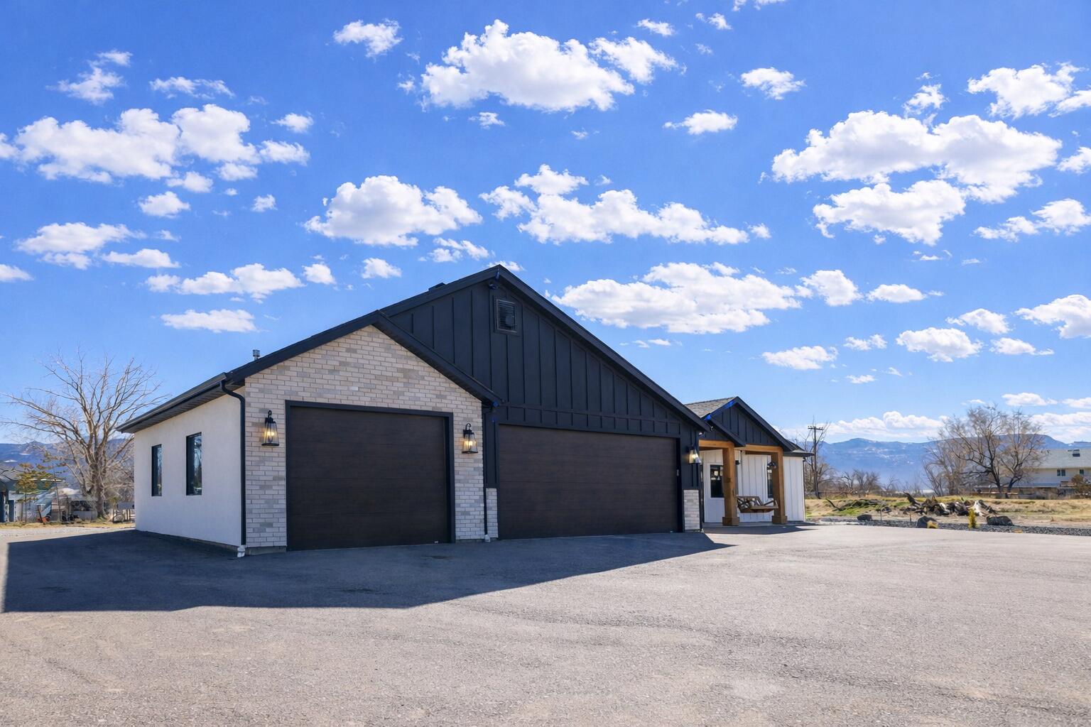 3421 N 2700 W