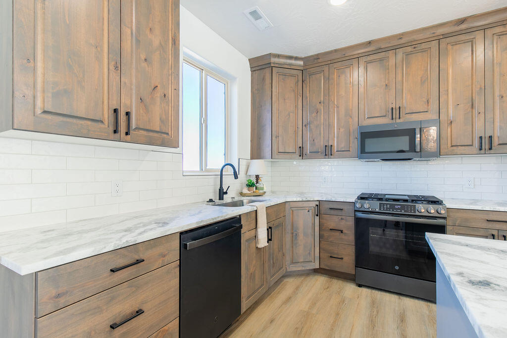 4199 N Tomahawk DR, Lot 10 Sunview Estates