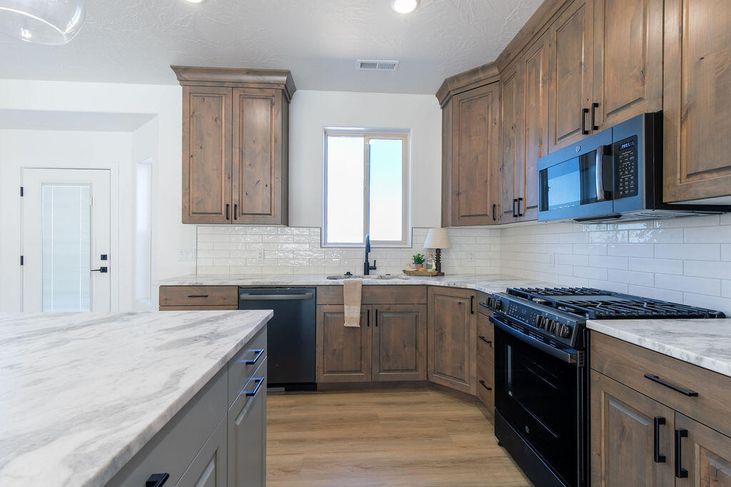 4199 N Tomahawk DR, Lot 10 Sunview Estates