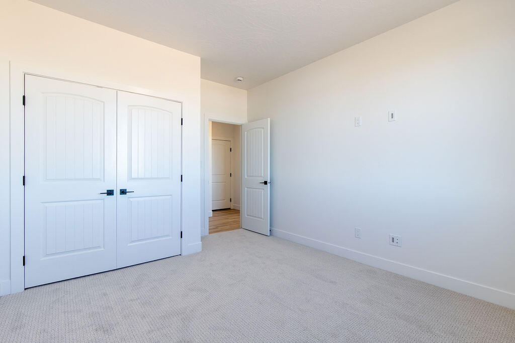 4199 N Tomahawk DR, Lot 10 Sunview Estates