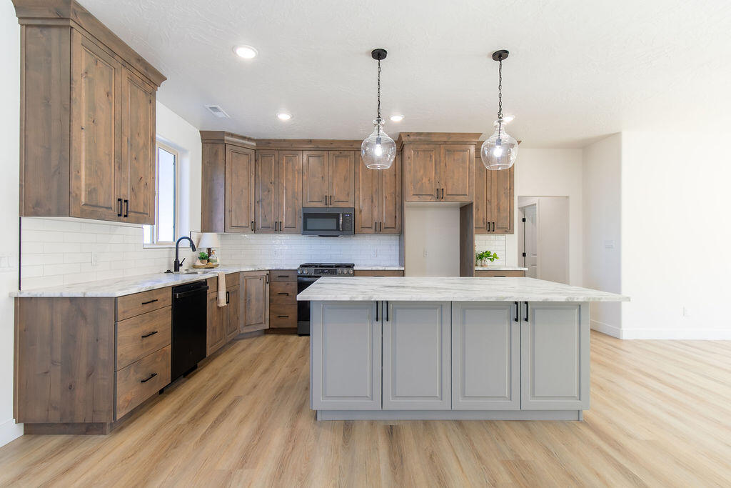 4199 N Tomahawk DR, Lot 10 Sunview Estates