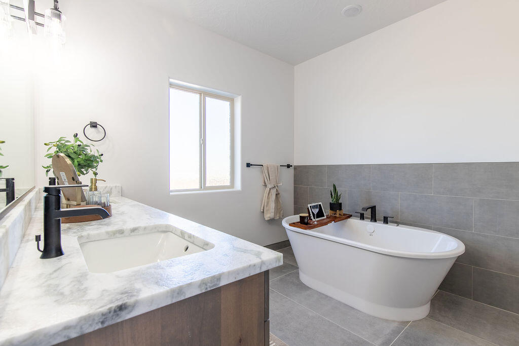 4199 N Tomahawk DR, Lot 10 Sunview Estates