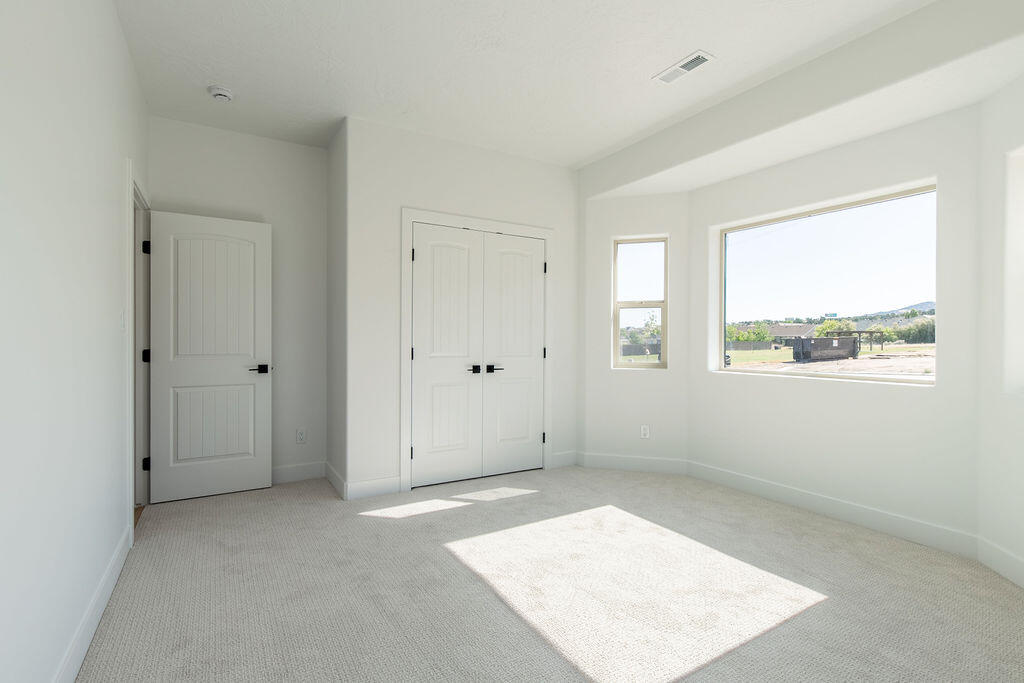 4199 N Tomahawk DR, Lot 10 Sunview Estates