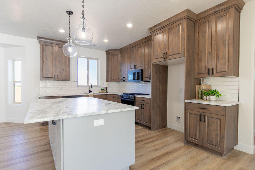 4199 N Tomahawk DR, Lot 10 Sunview Estates