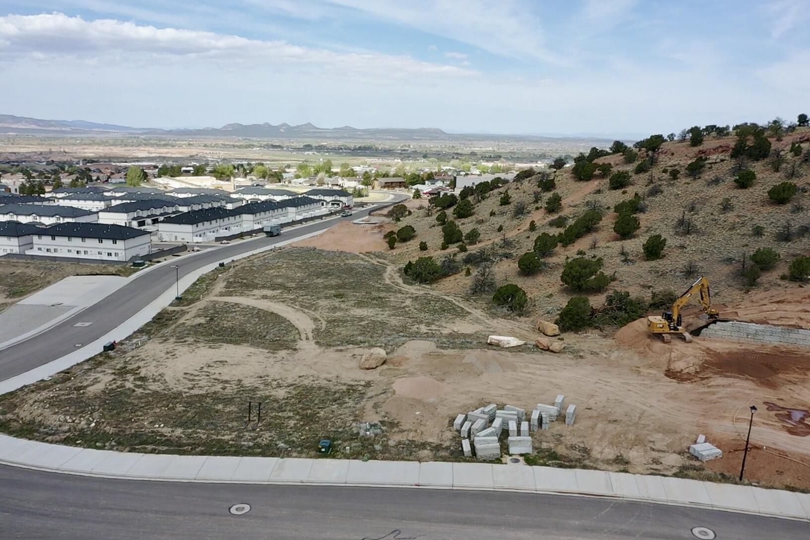 1911 N Pinyon Grove CIR