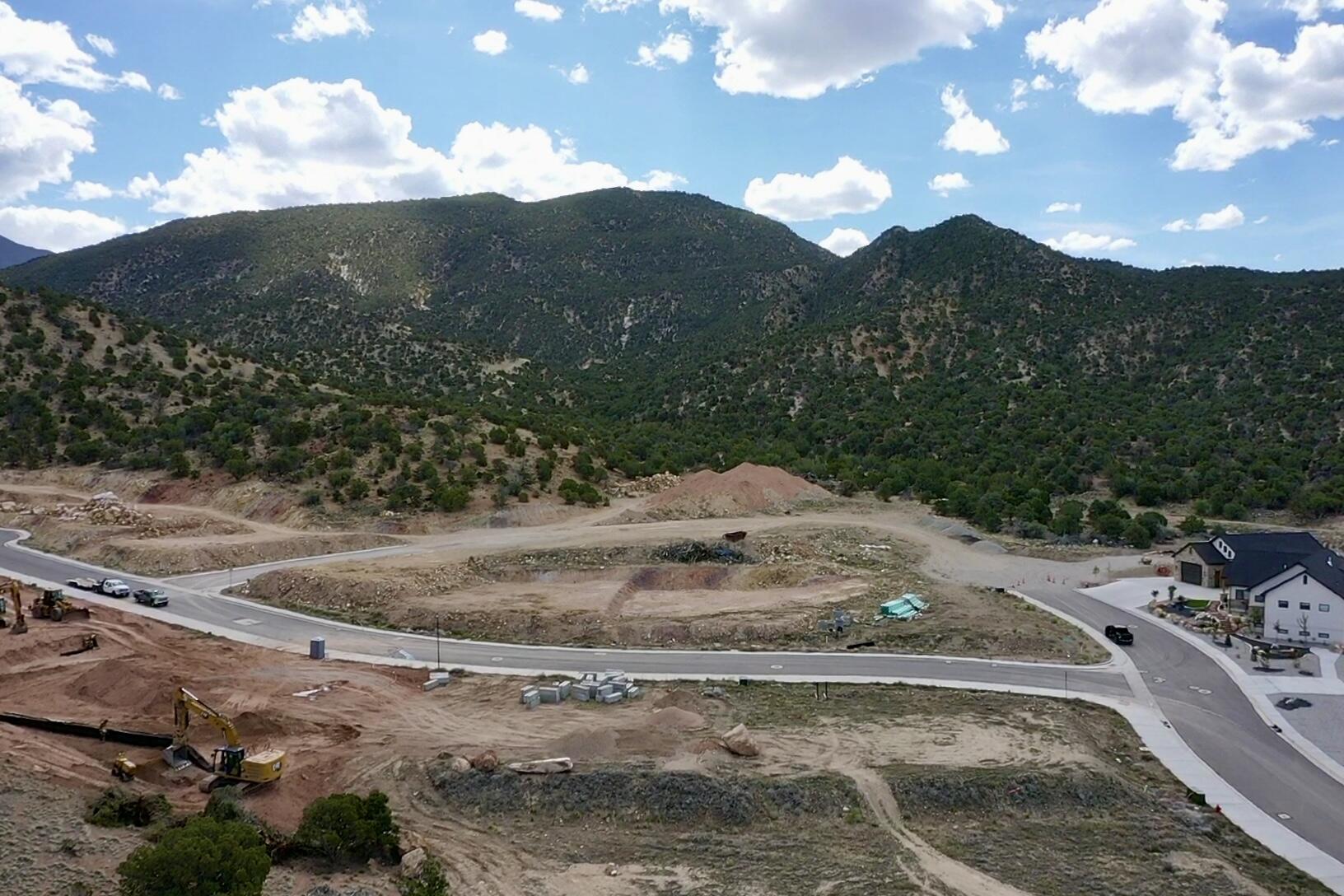 1911 N Pinyon Grove CIR