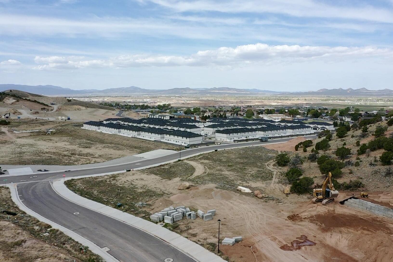 1911 N Pinyon Grove CIR