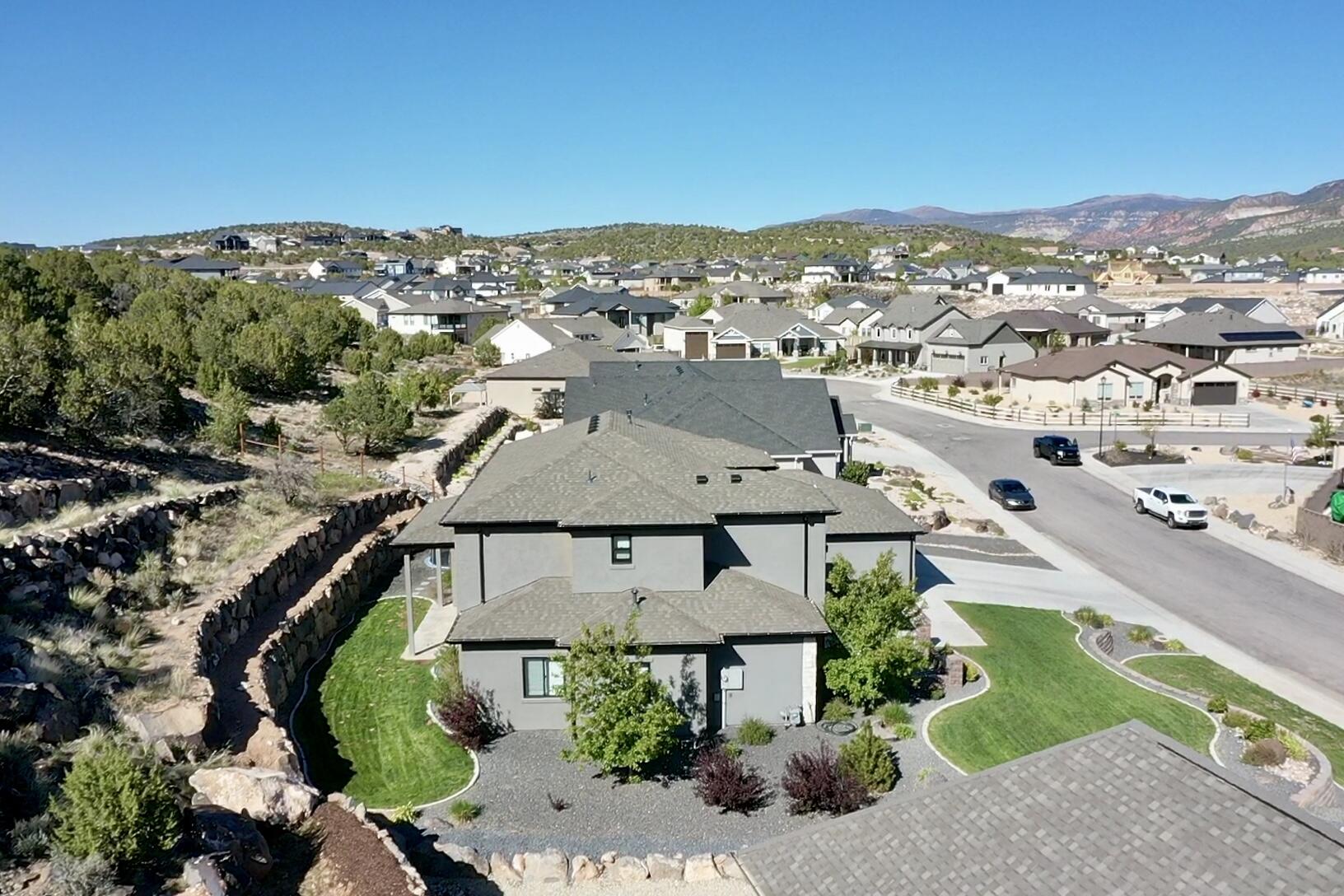 2228 S Canyon CIR
