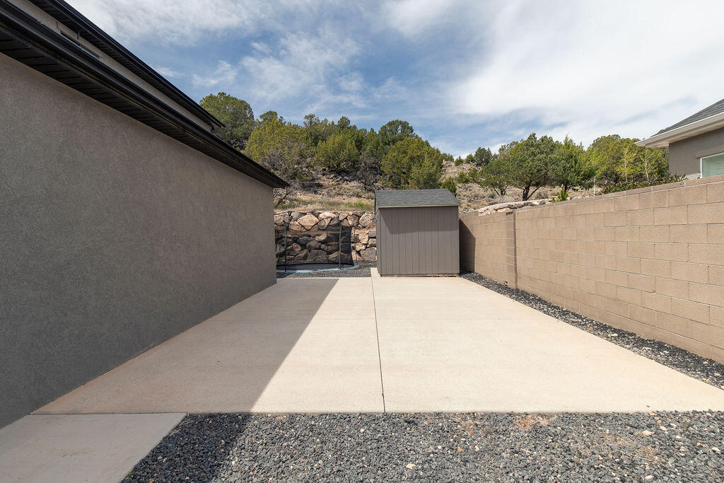2228 S Canyon CIR