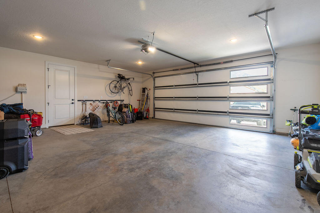 2228 S Canyon CIR