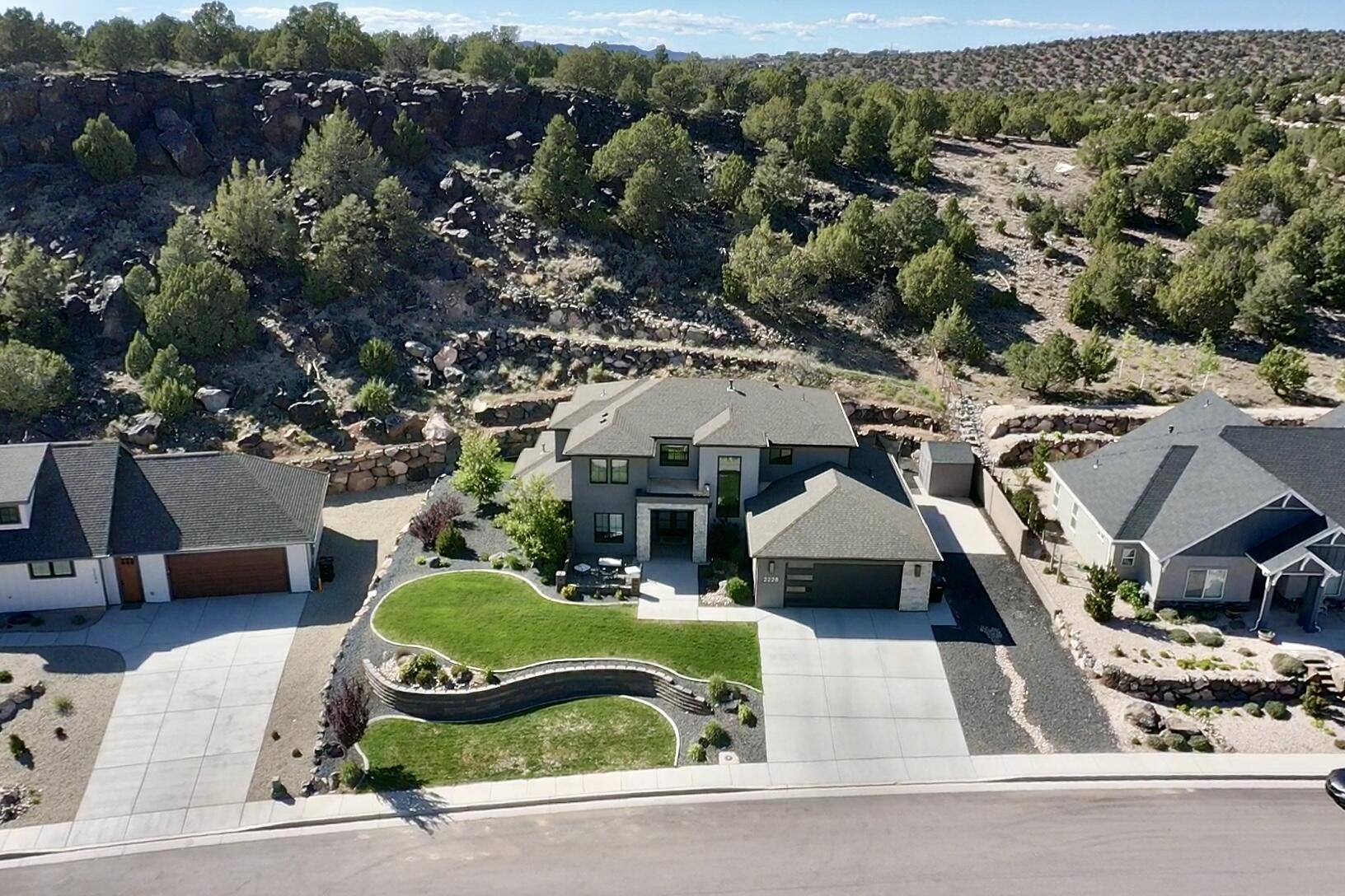 2228 S Canyon CIR