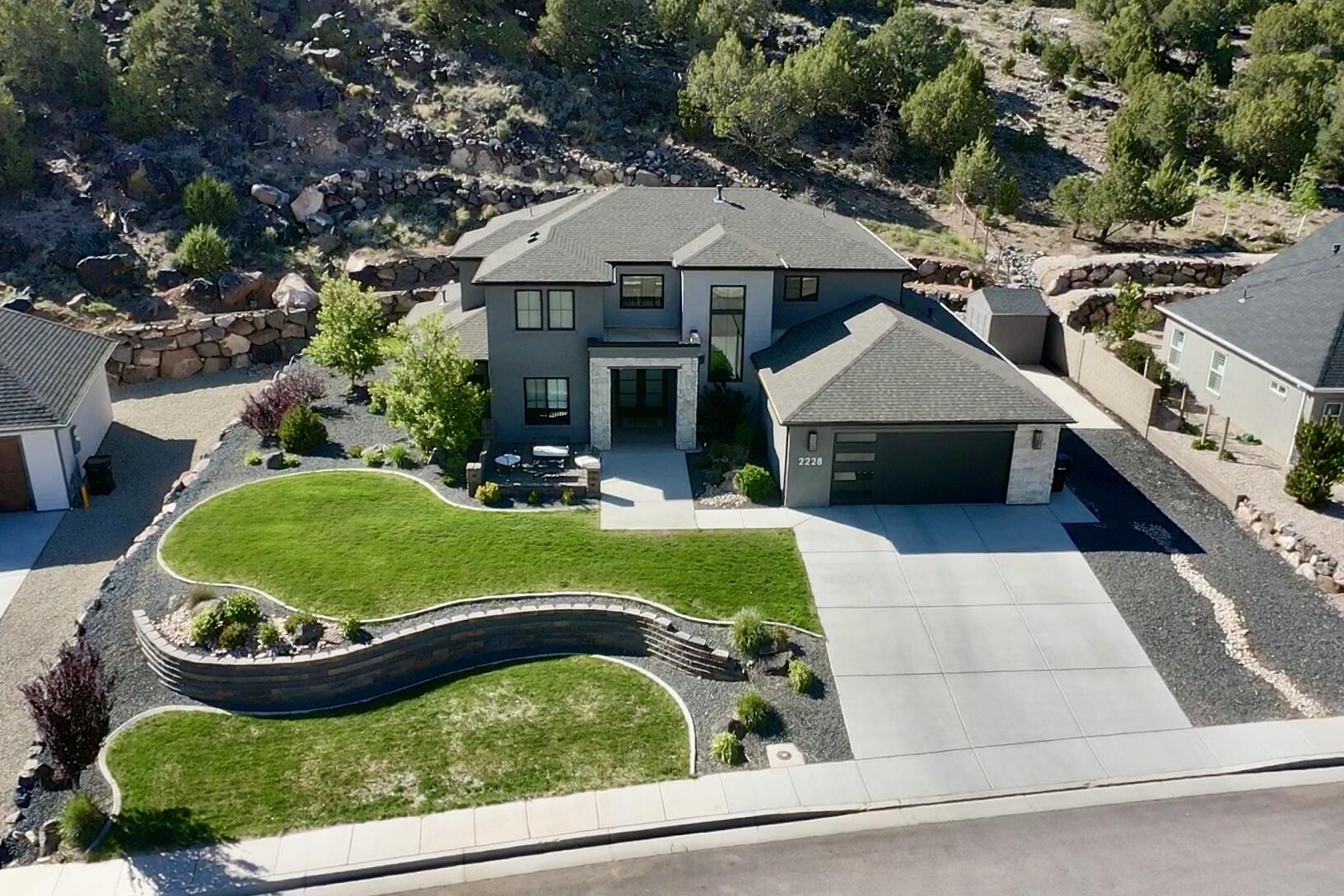 2228 S Canyon CIR
