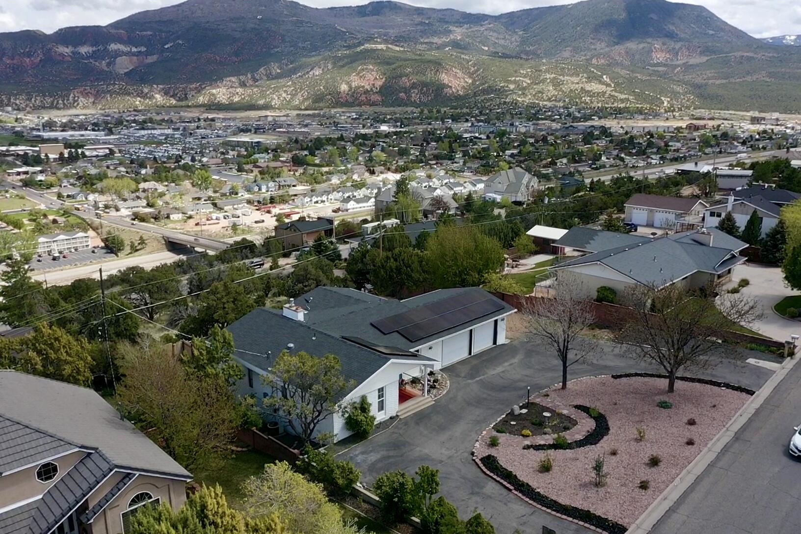 539 S Ridge RD