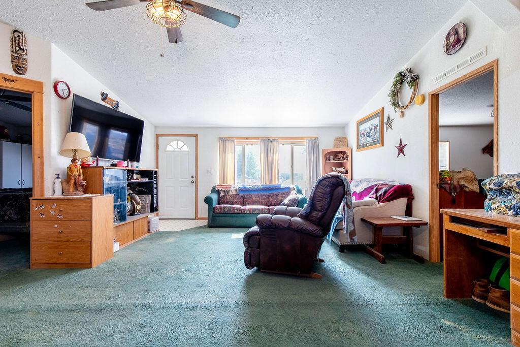 5726 N 1700 W
