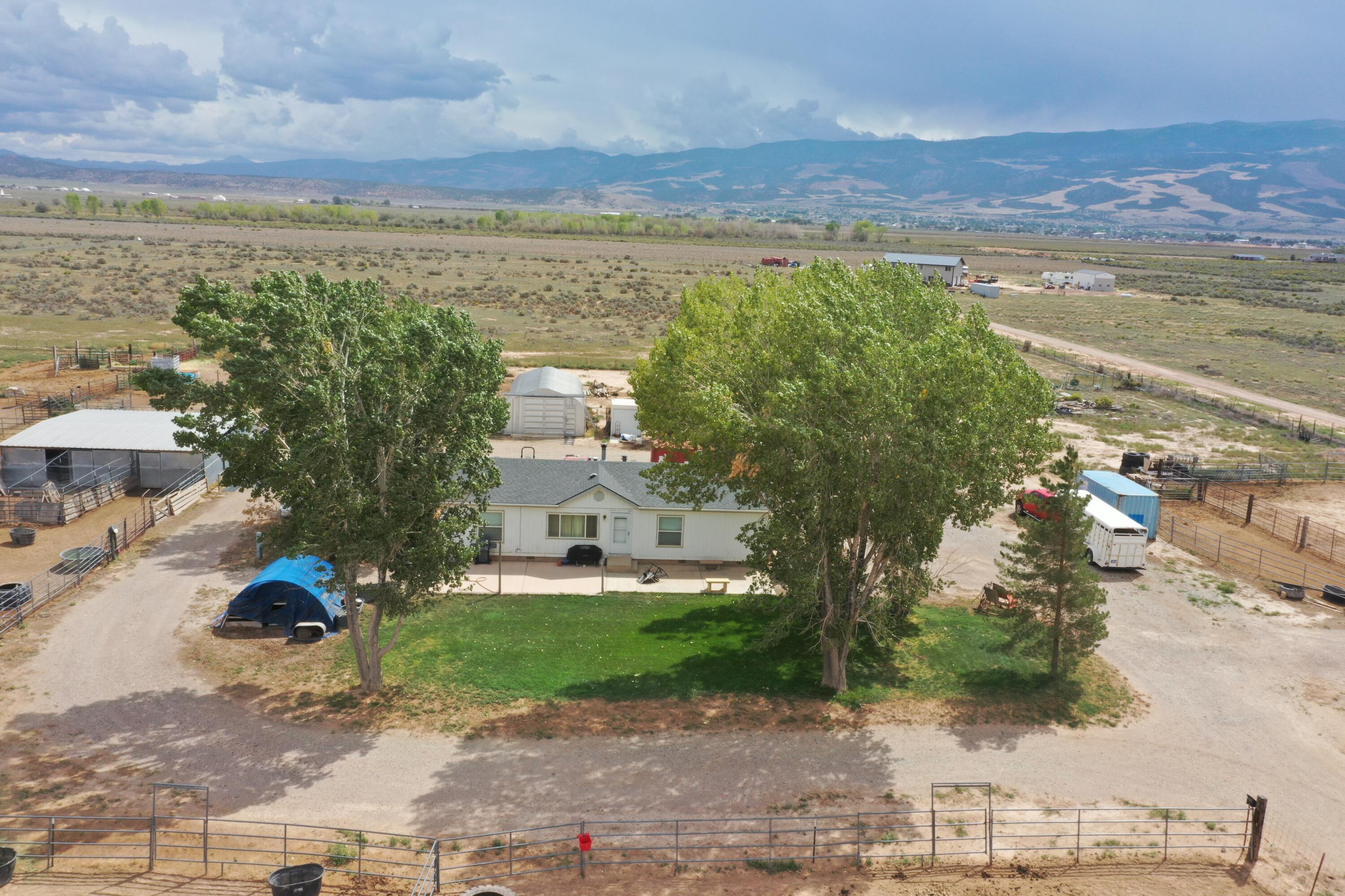 5726 N 1700 W