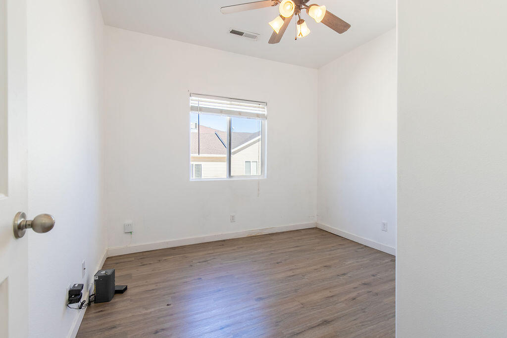 858 S 170 W, Tri-Plex