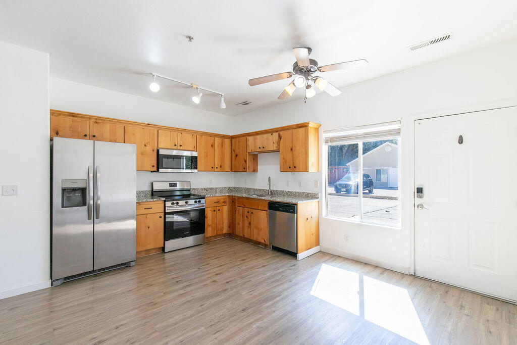858 S 170 W, Tri-Plex