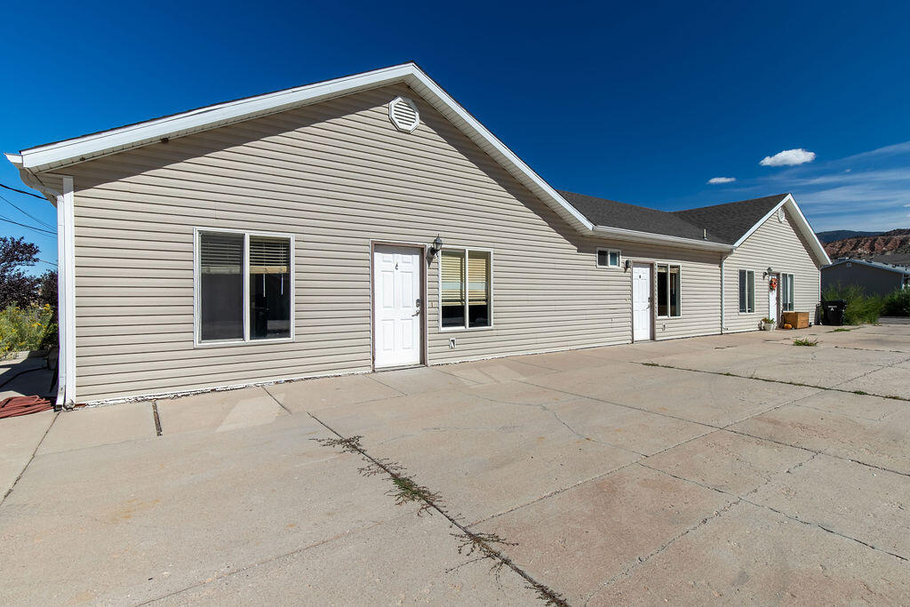 858 S 170 W, Tri-Plex