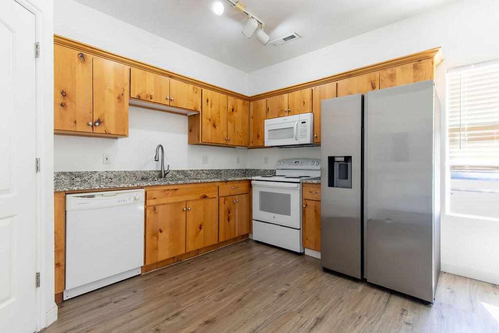 858 S 170 W, Tri-Plex