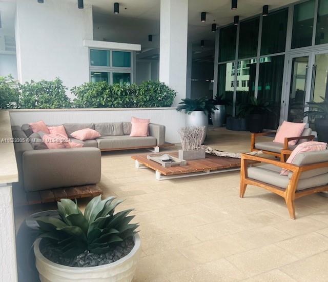2900 NE 7th Ave Unit: 3209