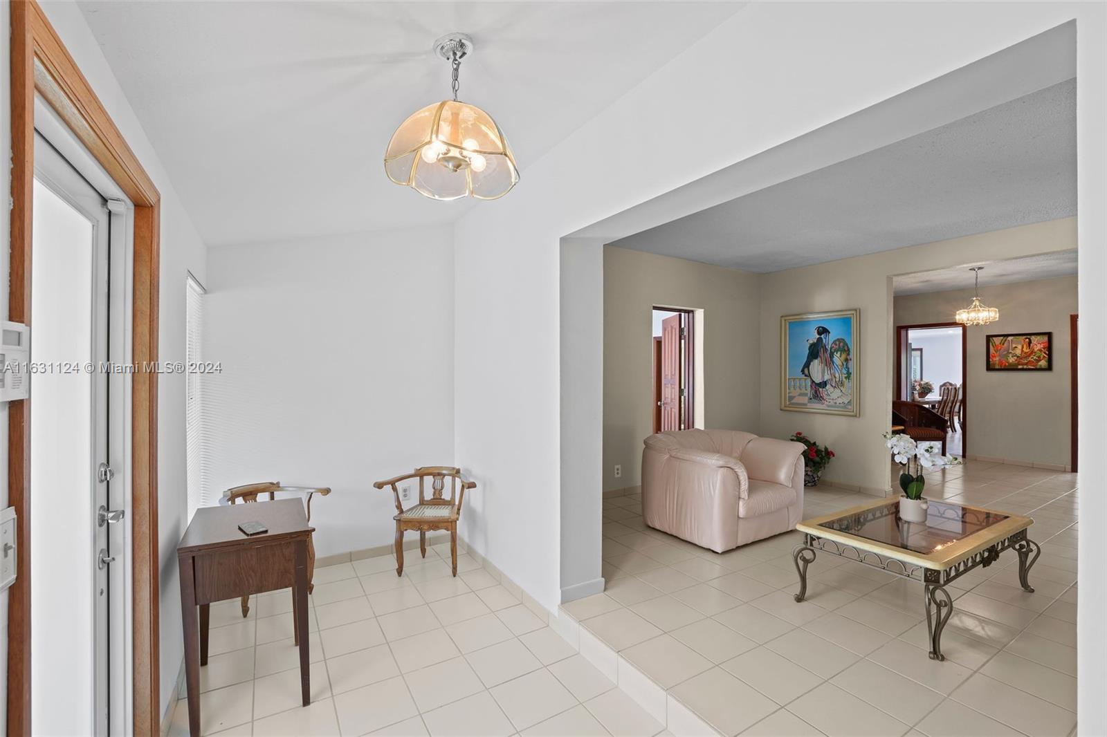 4351 SW 14th St # 4351