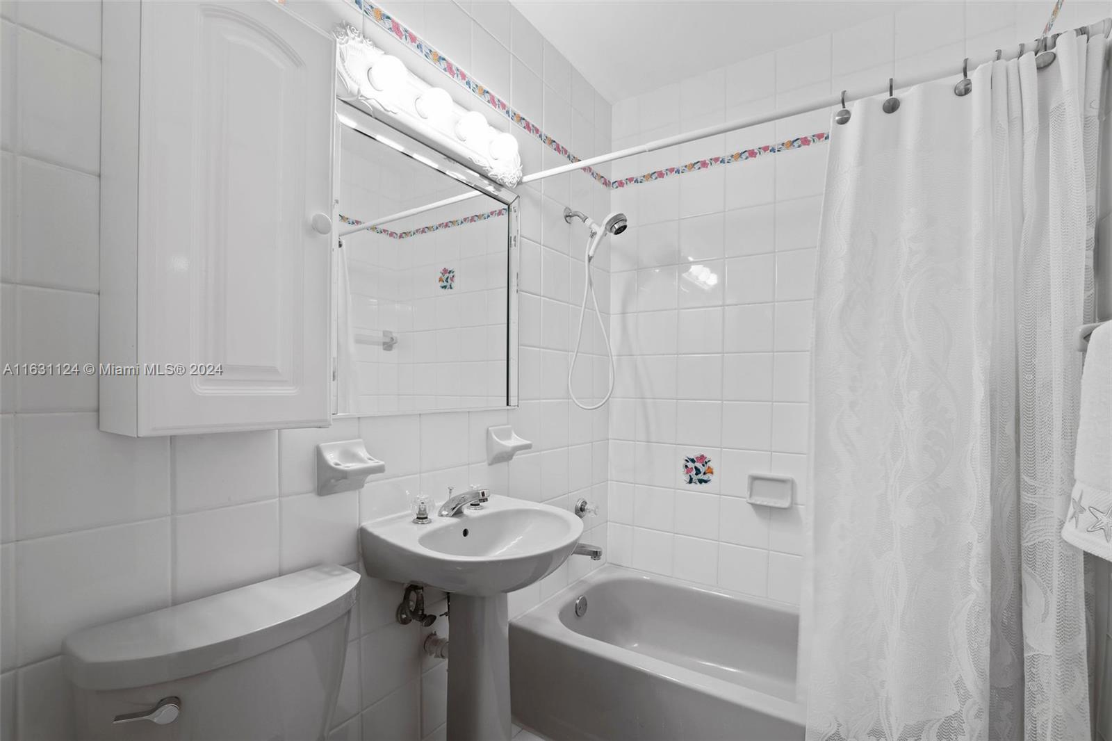 4351 SW 14th St # 4351