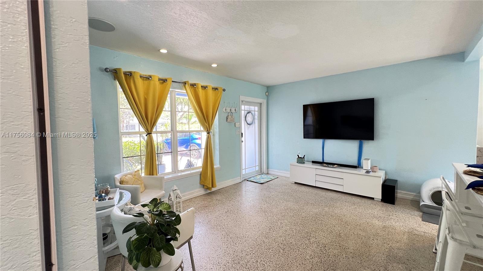 1206 NW 7th Ave