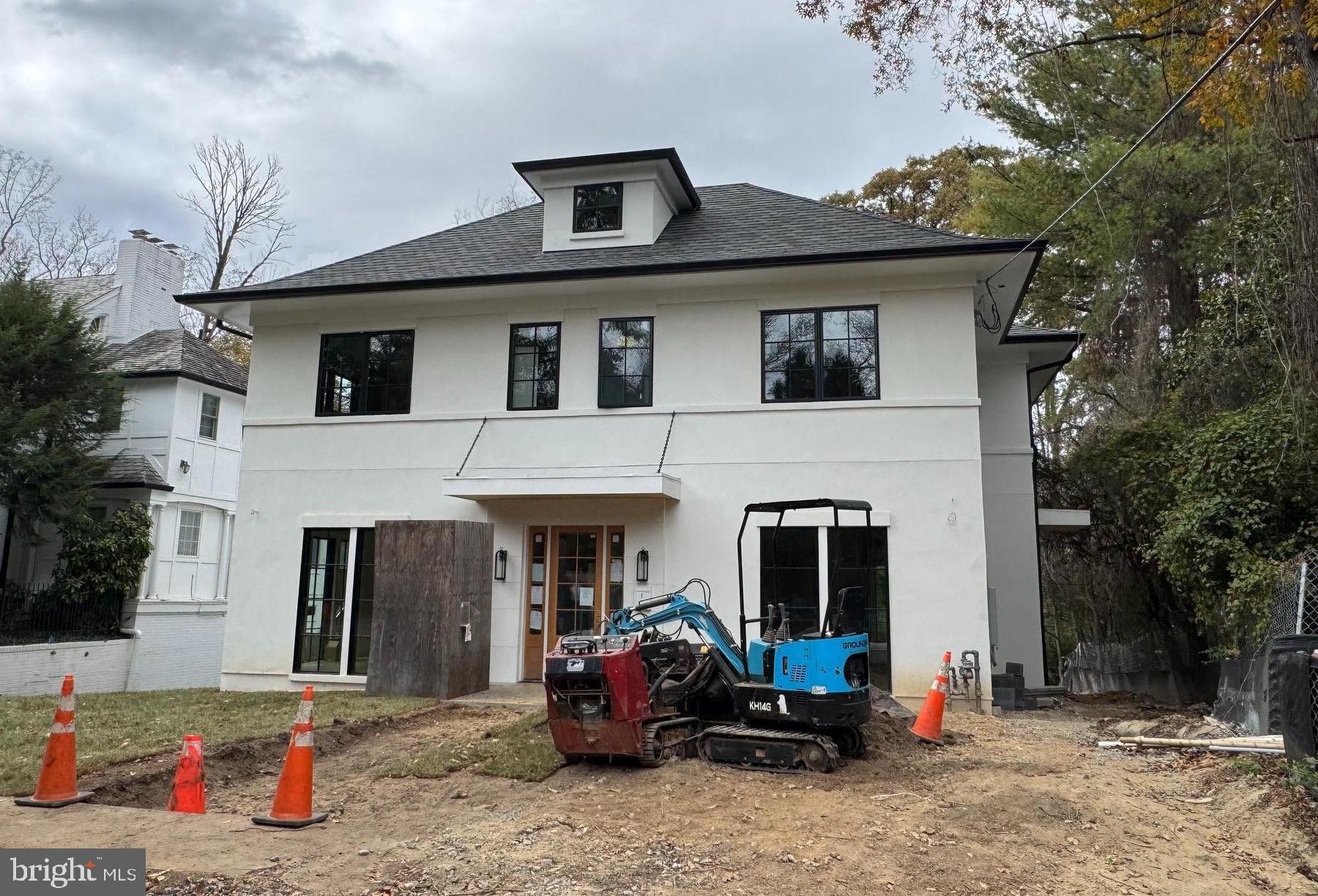 2733 CHESAPEAKE STREET NW